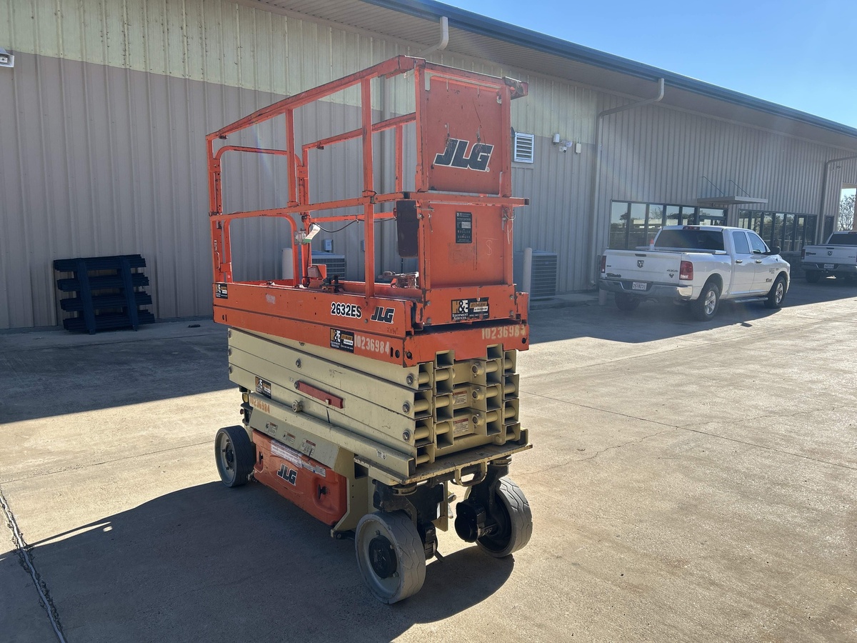 2018 JLG 2632ES-4