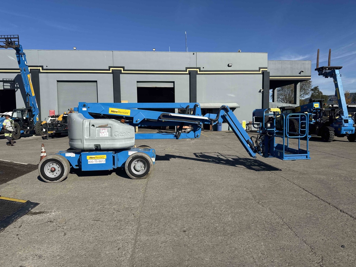 2017 Genie Z-45/25