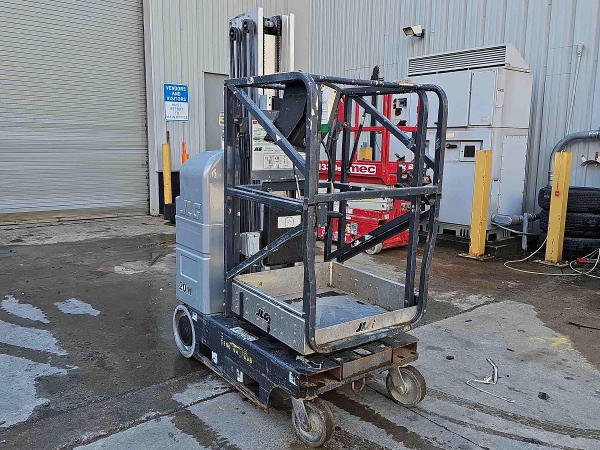 2015 JLG 20MVL