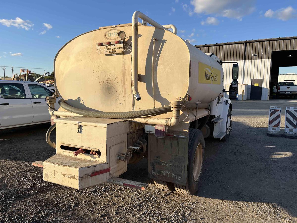 2018 Freightliner M2106