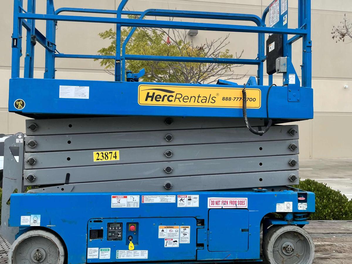 2018 Genie GS-3246-2