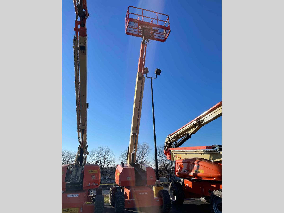 2016 JLG 600S