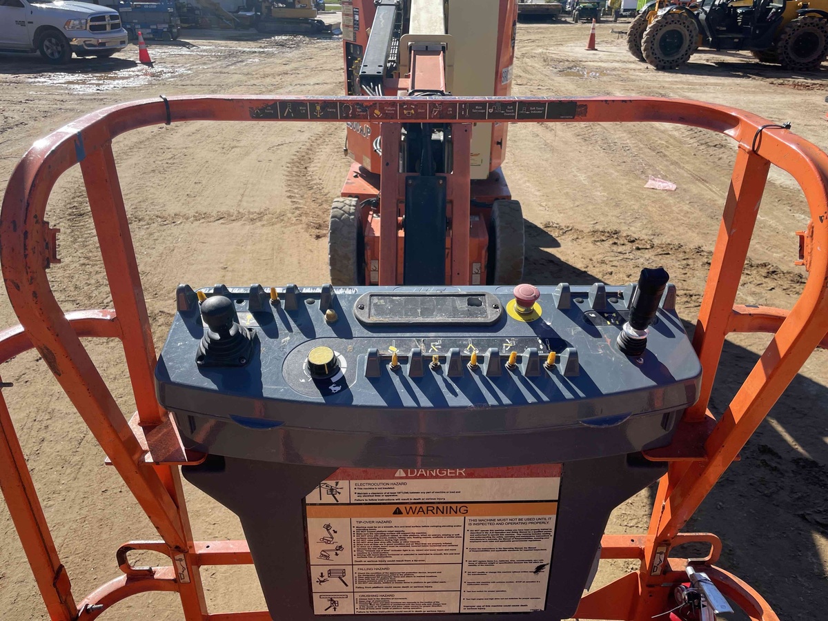2015 JLG E300AJP-3