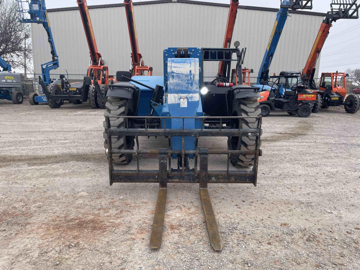 2018 Genie GTH 844