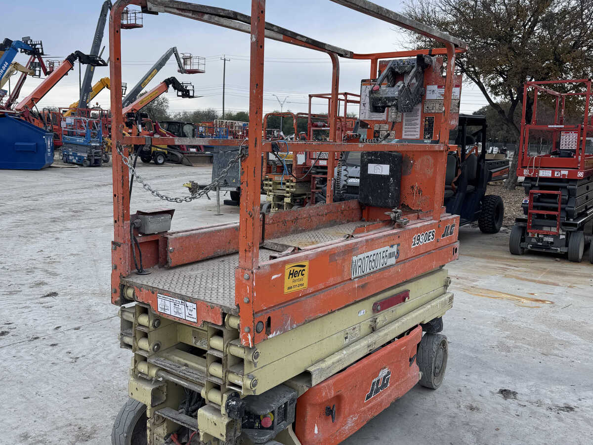 2017 JLG 1930ES