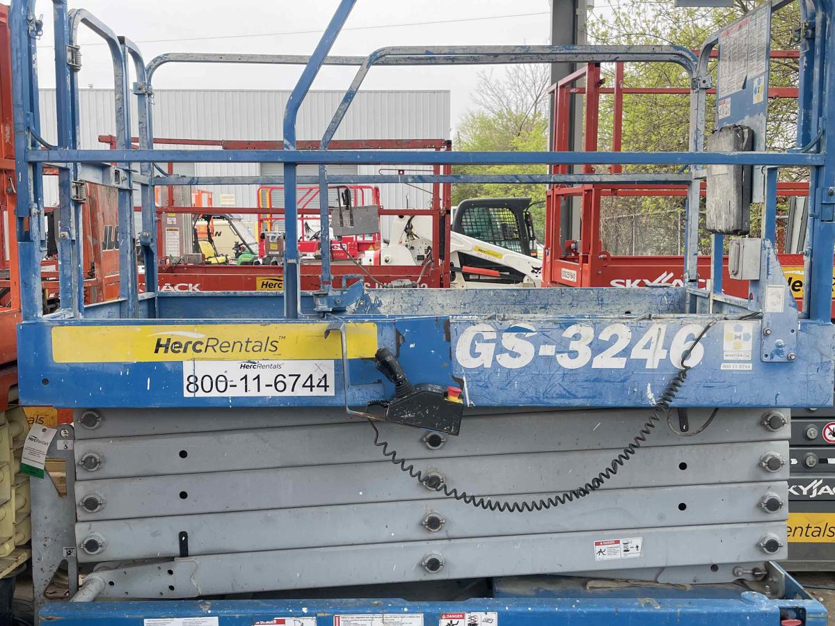 2016 Genie GS-3246