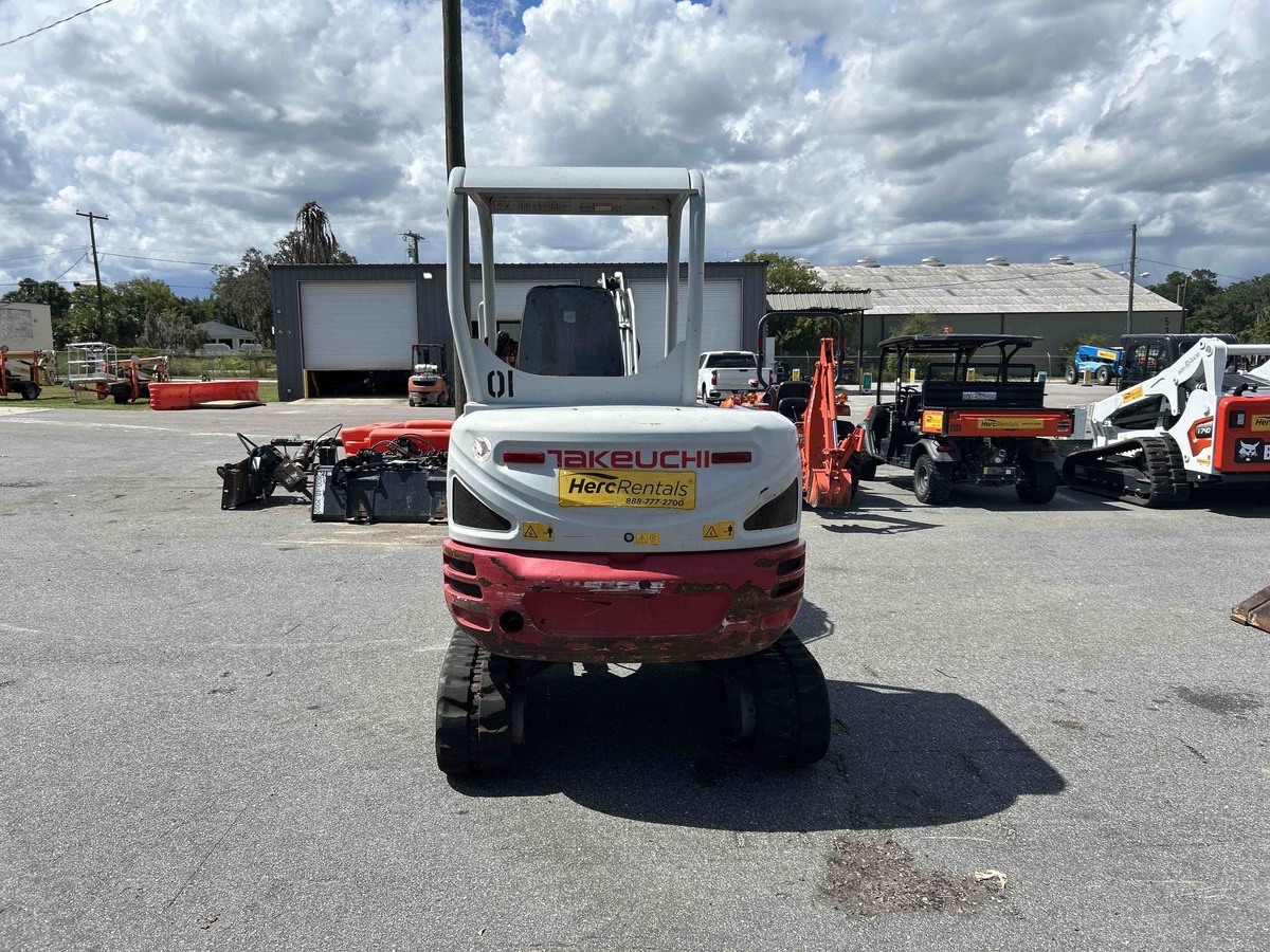 2020 Takeuchi TB235-6
