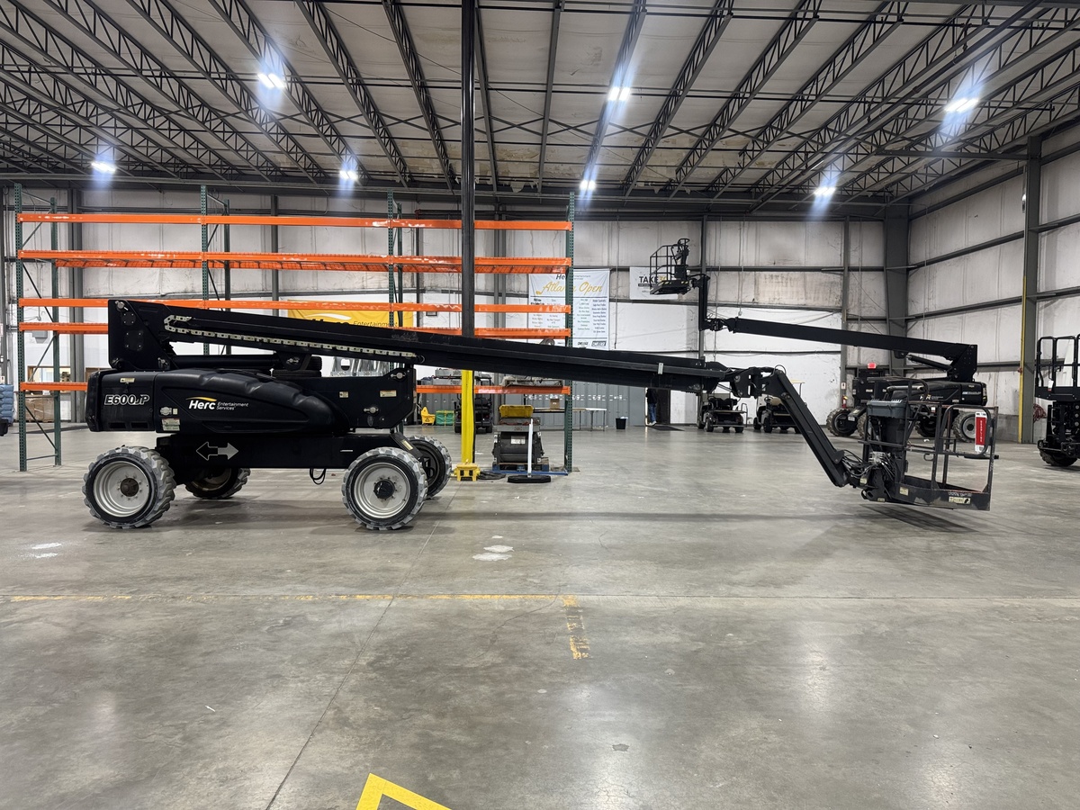 2018 JLG E600JP-2