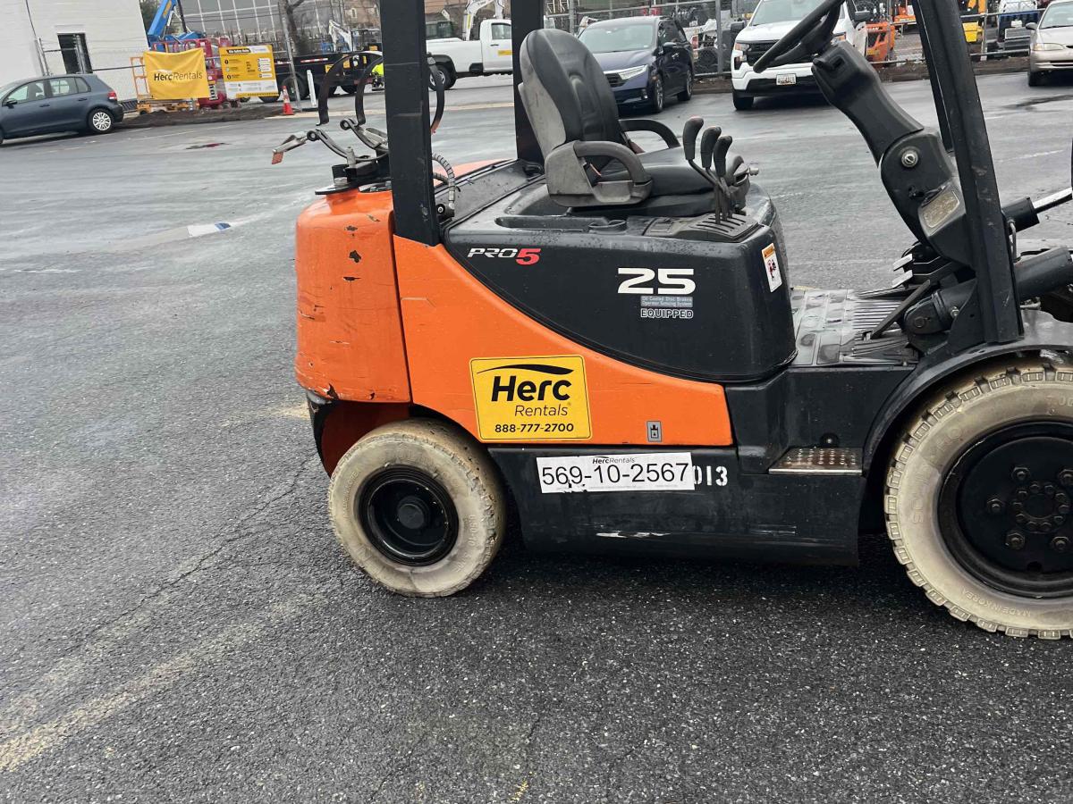 2017 Doosan G25E5