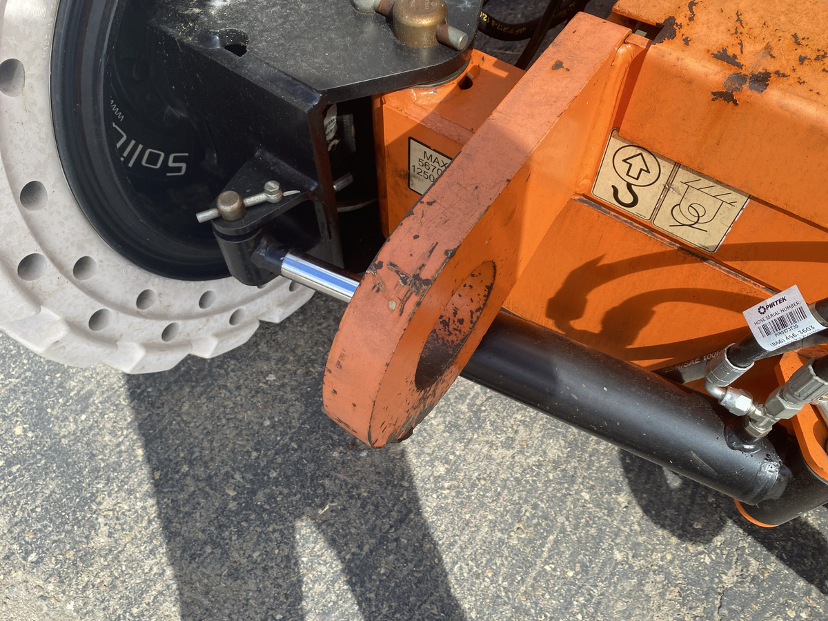 2015 JLG 600AJN Narrow-12