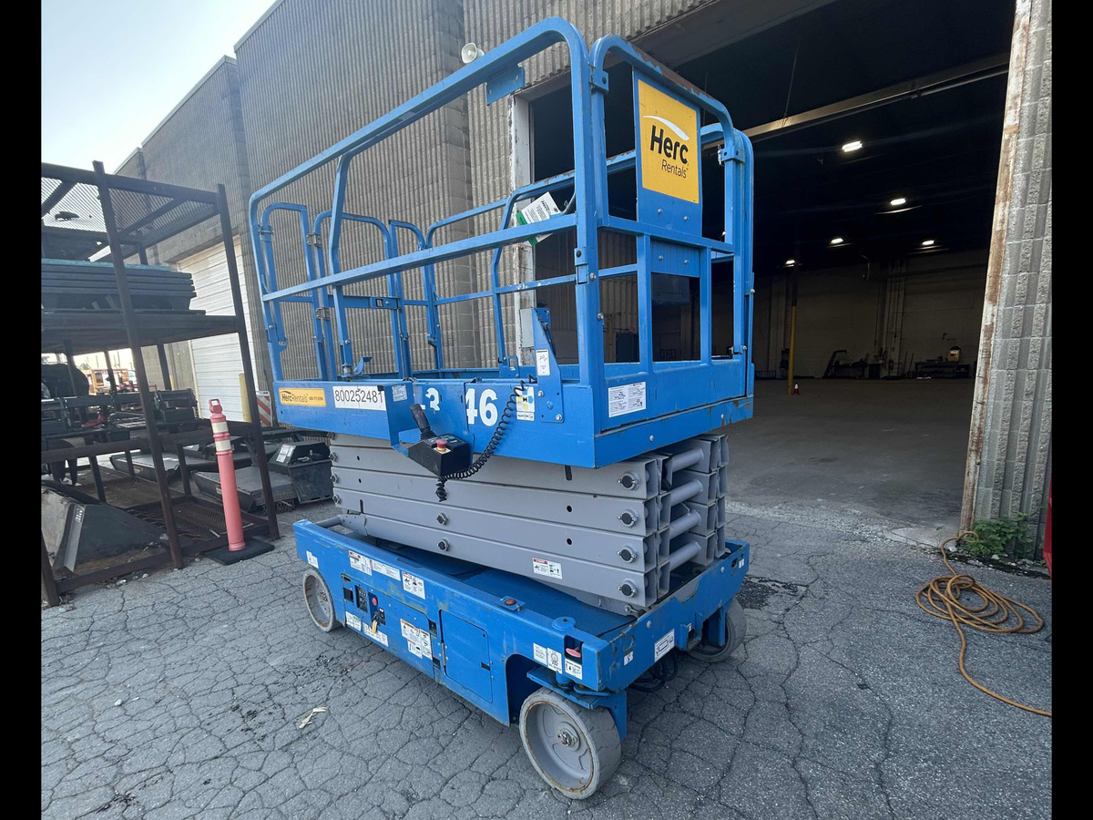 2019 Genie GS-3246-3