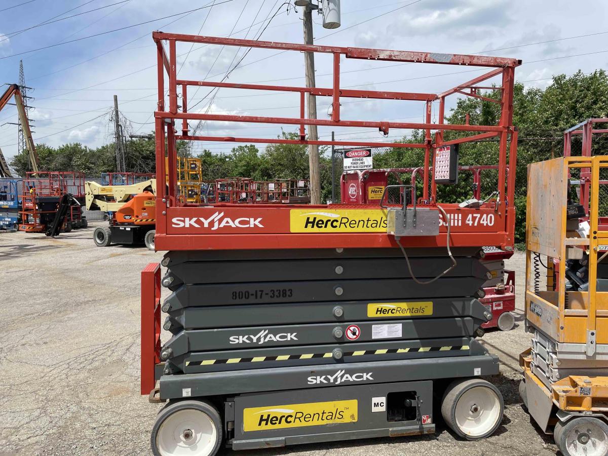 2017 Skyjack SJ4740