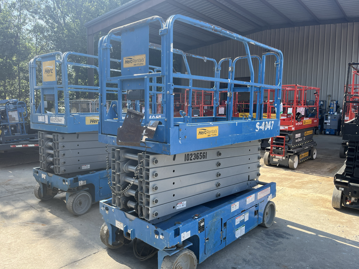 2019 Genie GS-4047