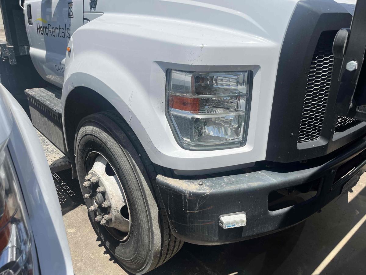 2017 Ford F750-6