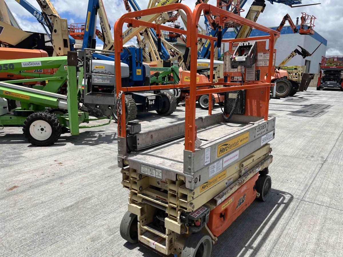 2012 JLG 1930ES