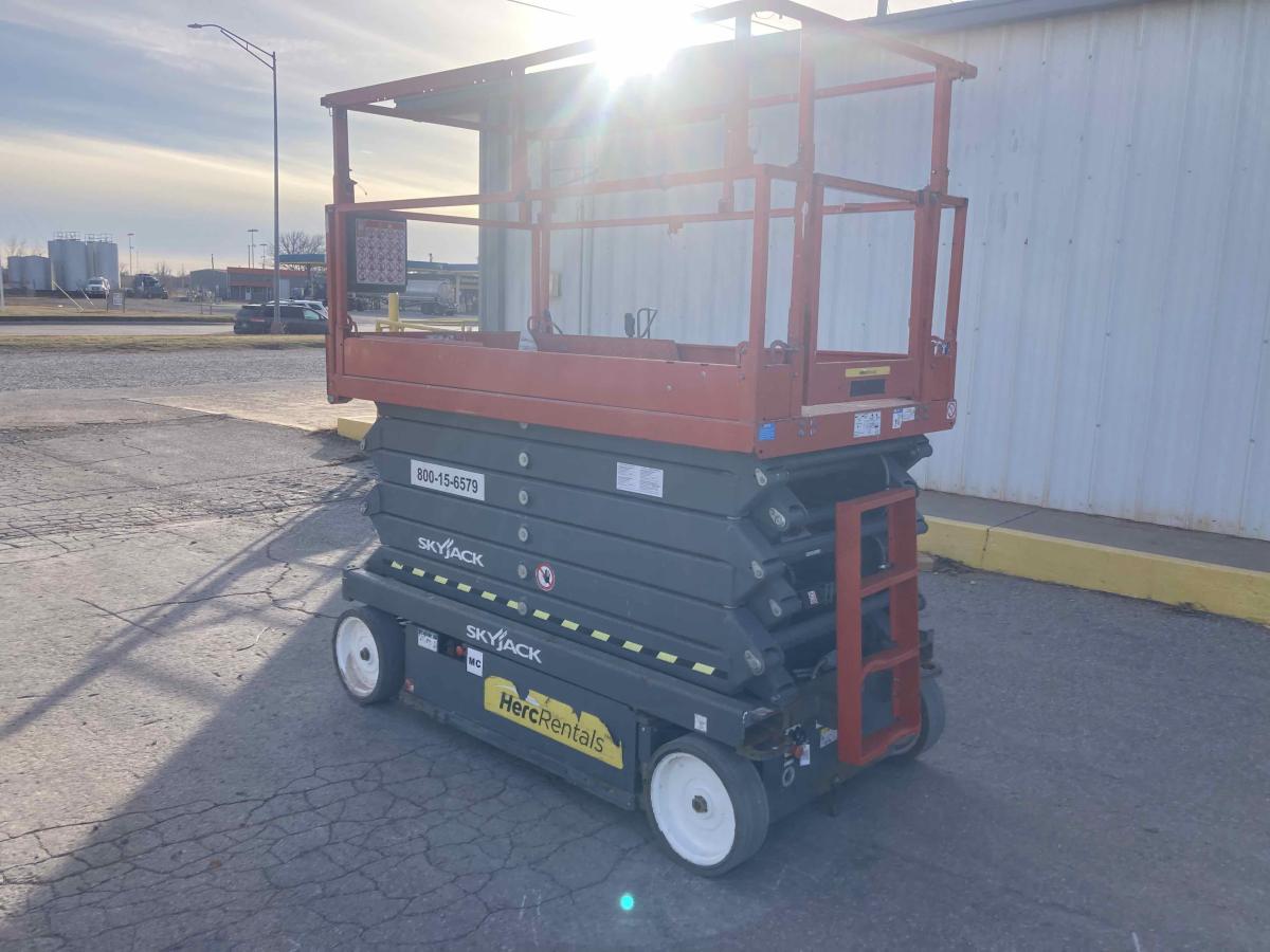 2017 Skyjack SJ4740