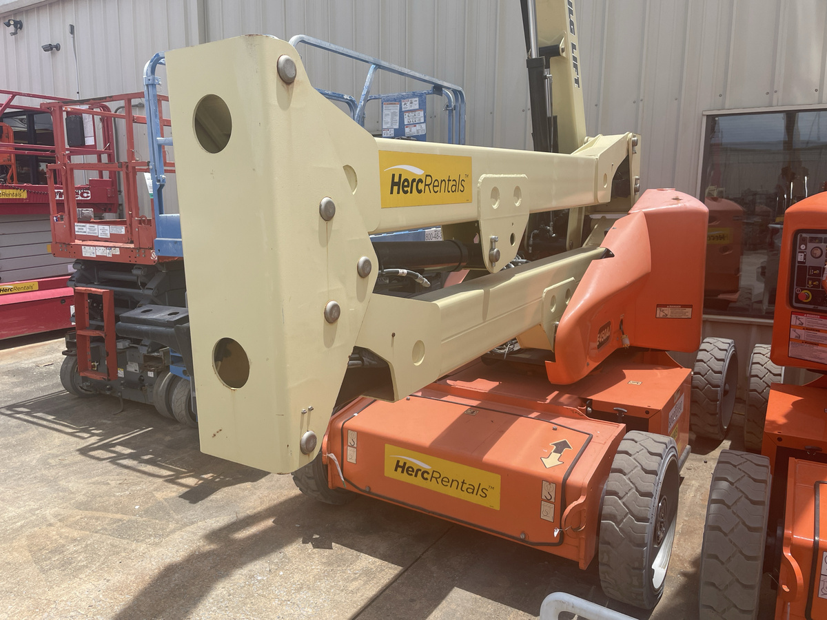 2018 JLG E450AJ-2