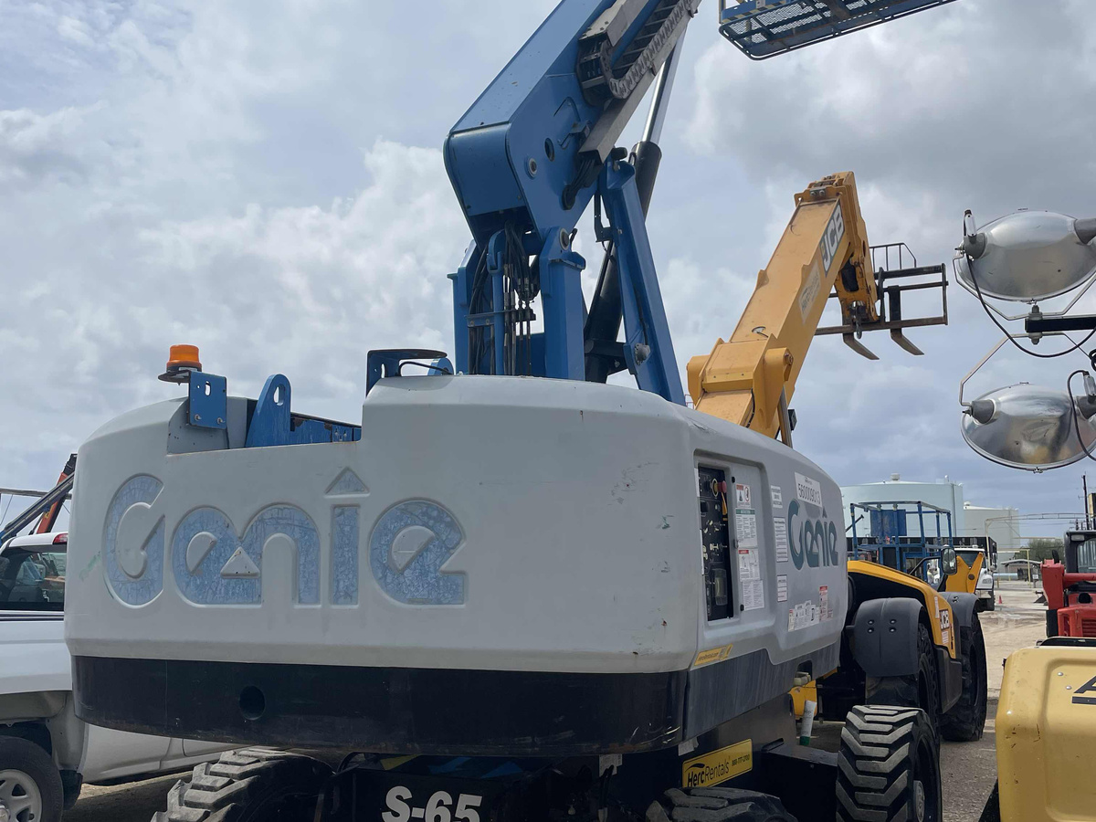 2018 Genie S-65