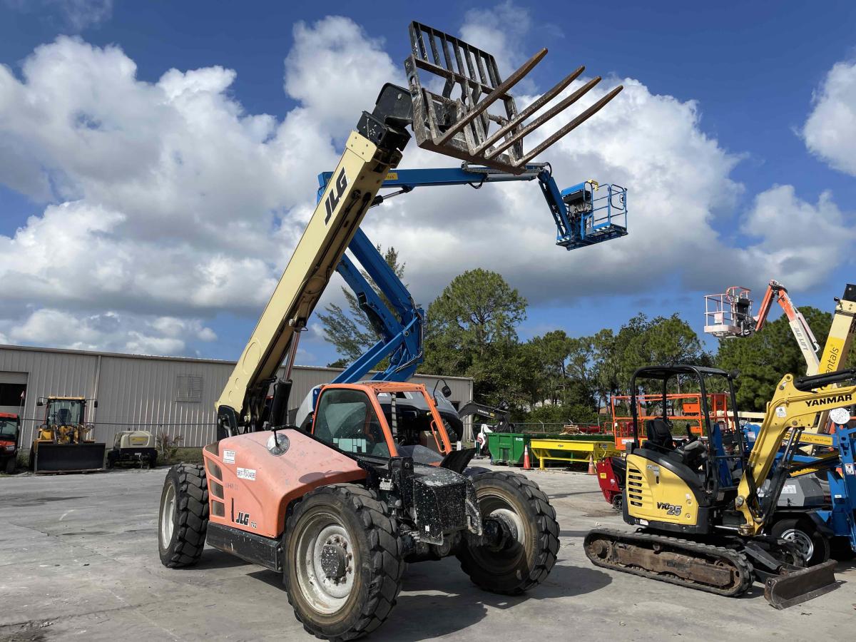 2018 JLG G6-42A-3