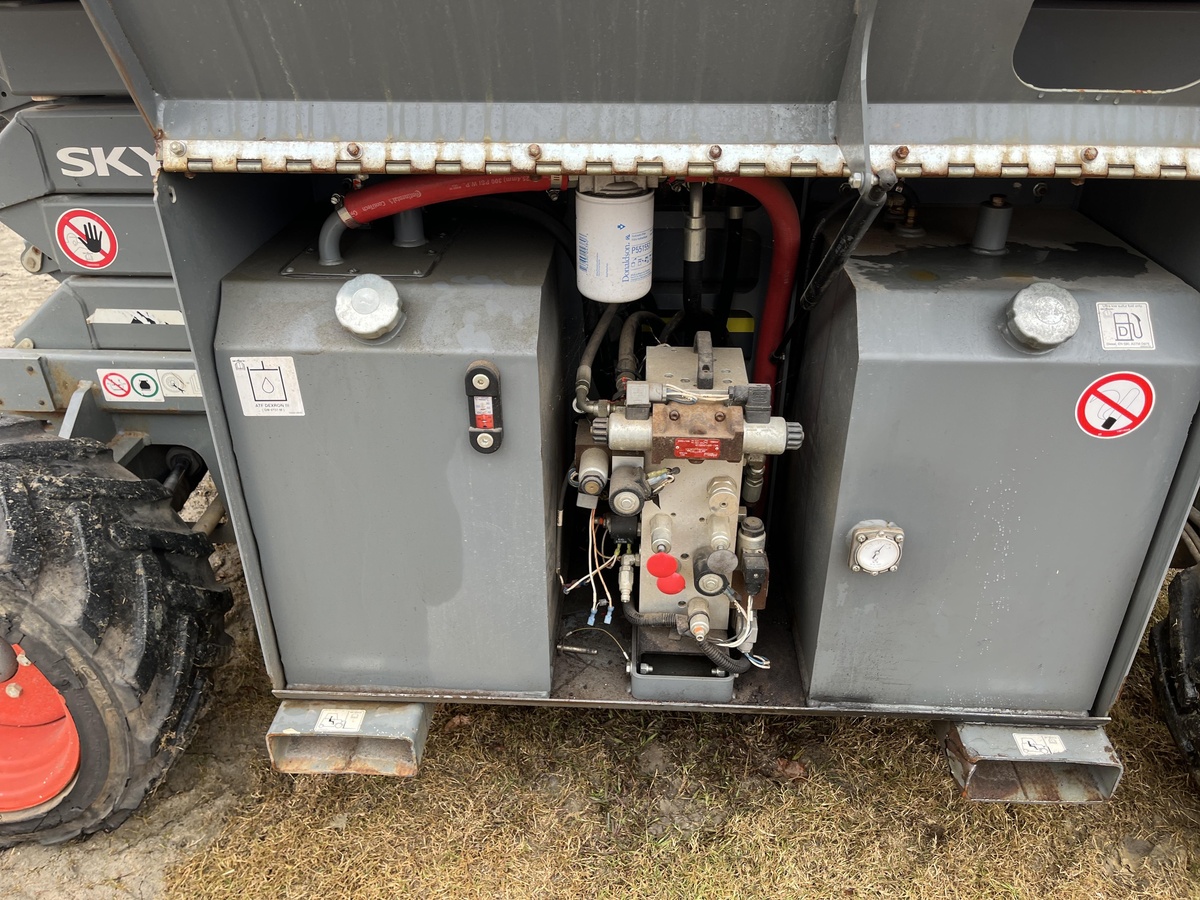 2018 Skyjack SJ-6832RT-12