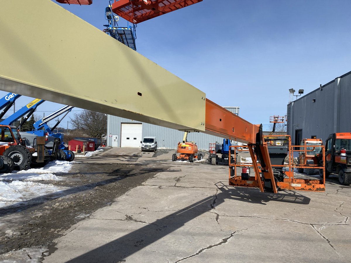 2017 JLG 800AJ-13