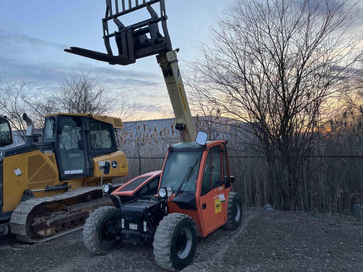 2017 JLG G5-18A