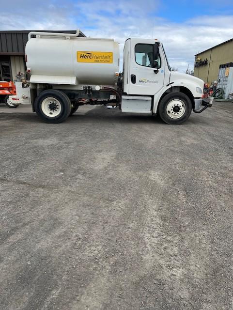 2018 Freightliner M2106-3