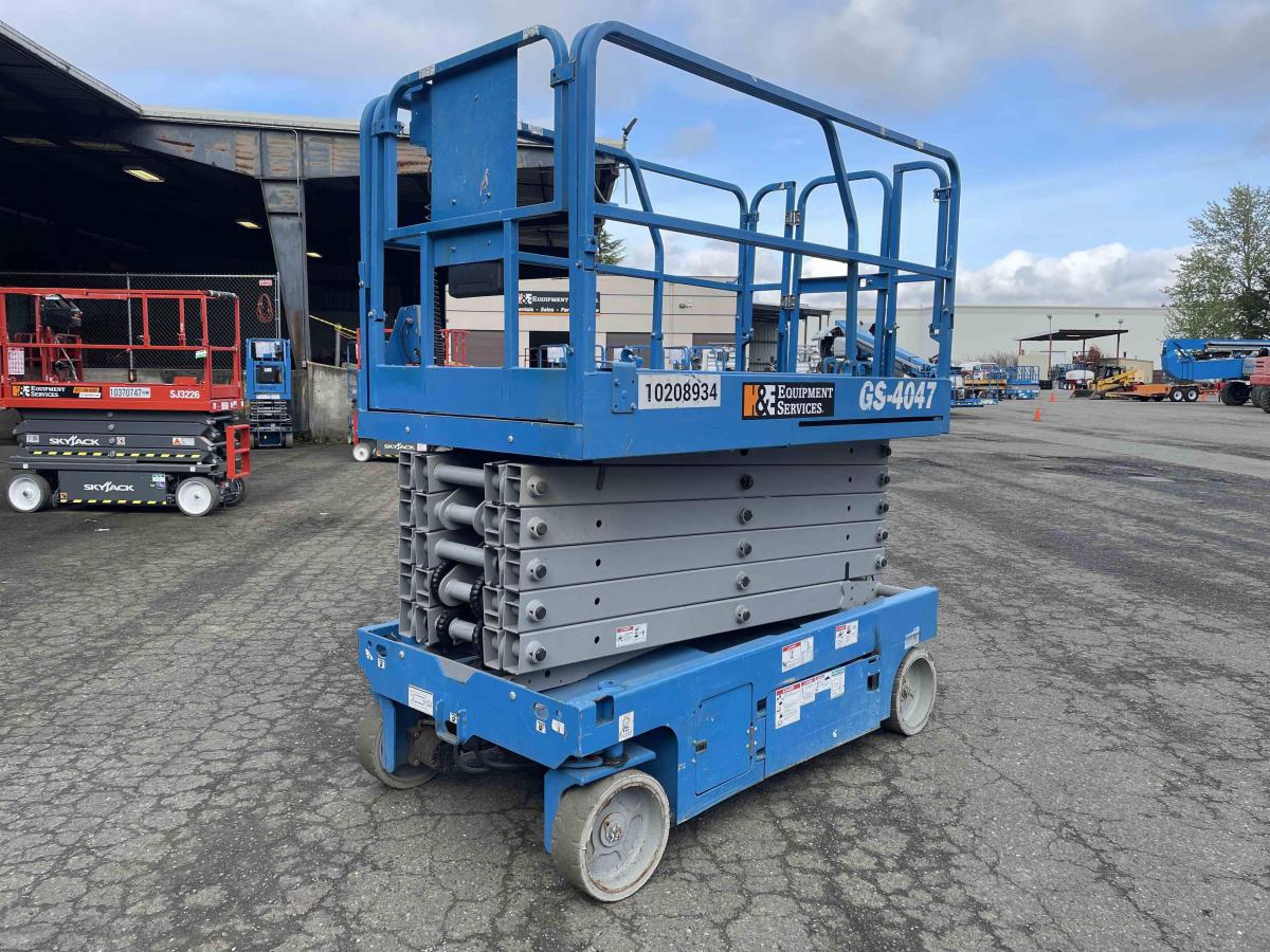 2017 Genie GS-4047