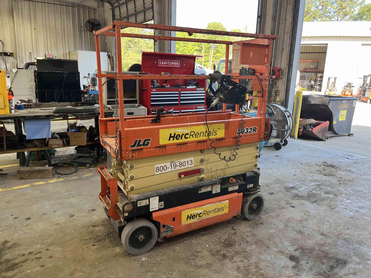 2018 JLG 1932R