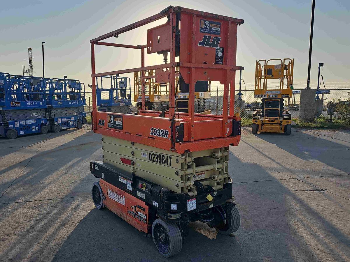 2018 JLG 1932R-2