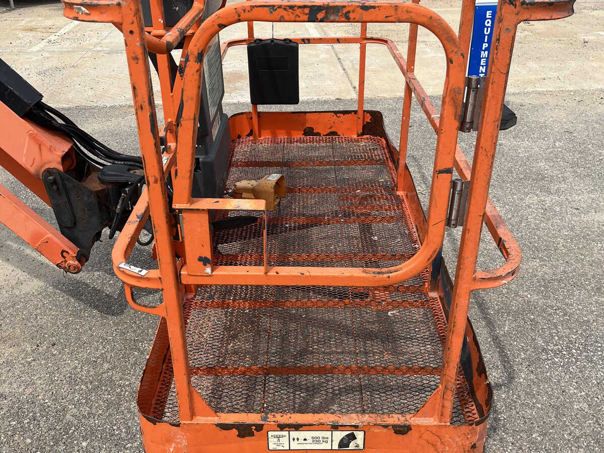 2015 JLG 600AJ-4