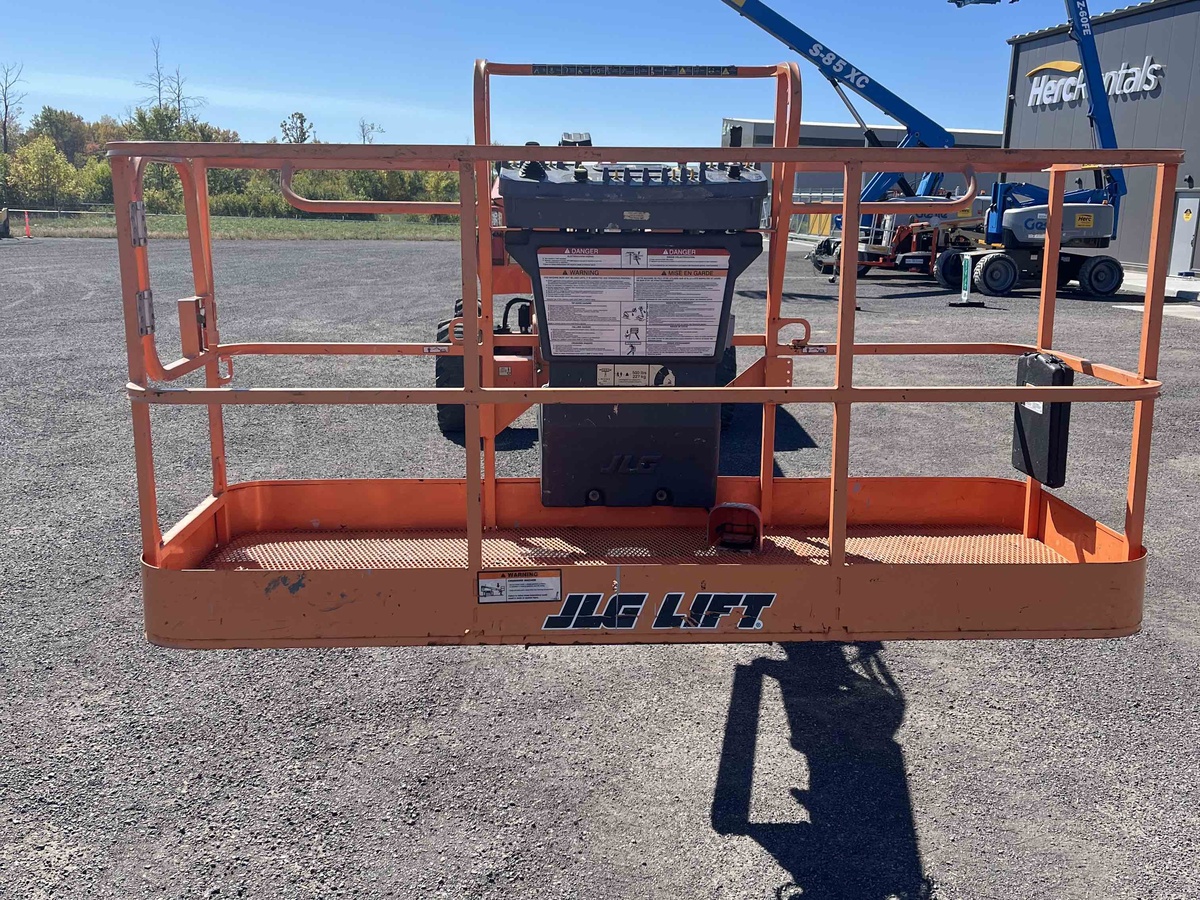 2016 JLG 660SJ-4