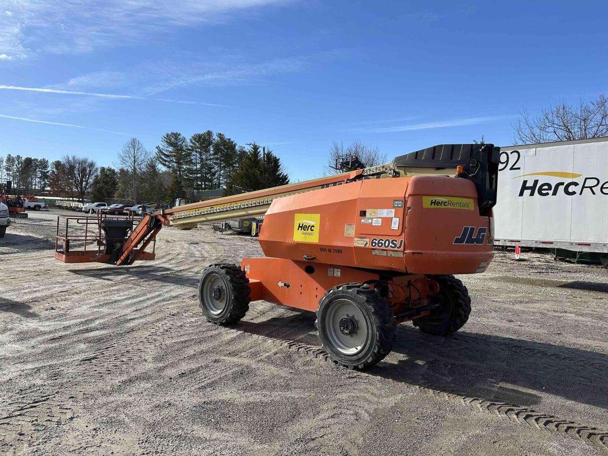 2017 JLG 660SJ