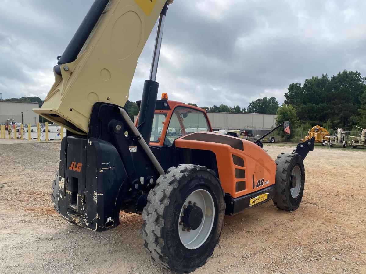 2018 JLG 1255