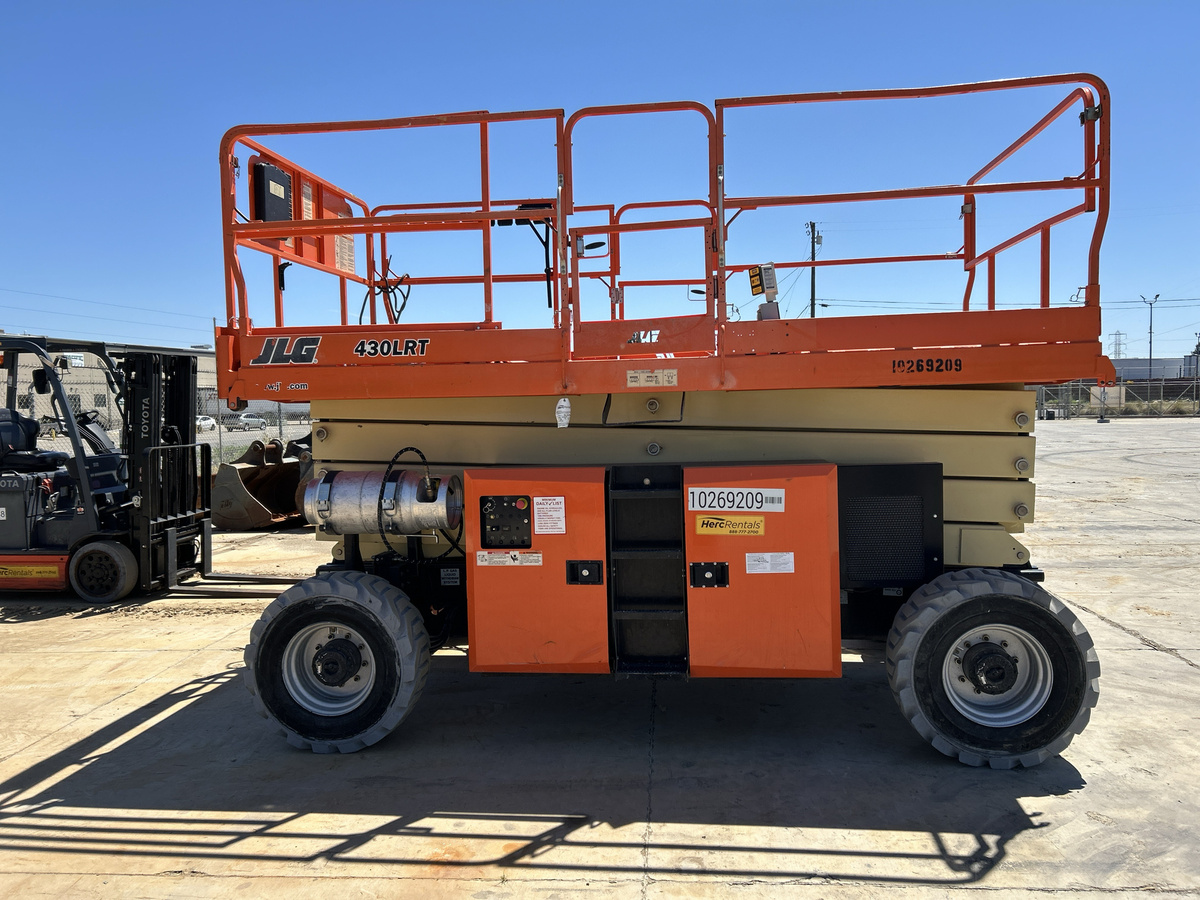 2019 JLG 430LRT-3