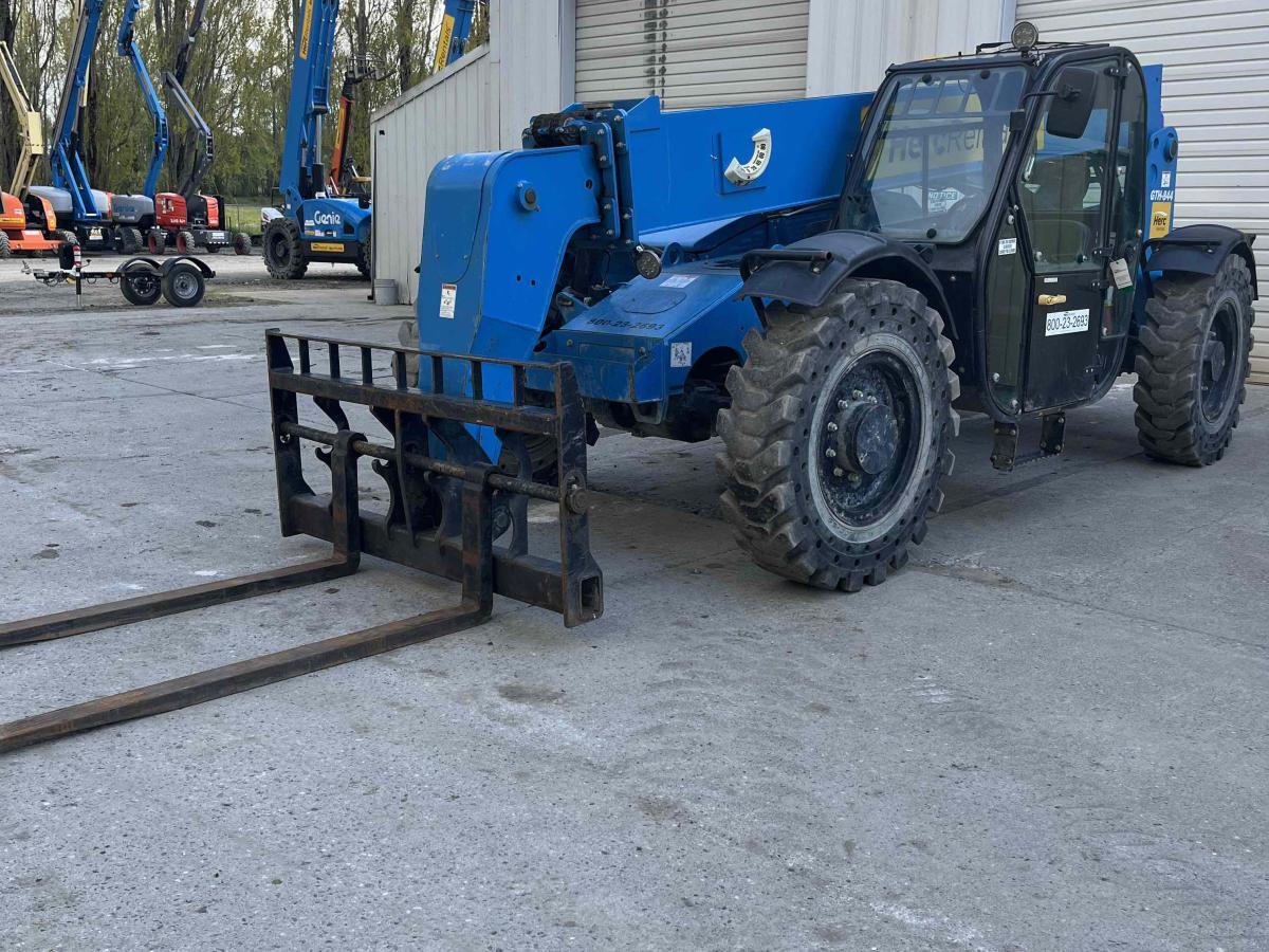 2018 Genie GTH 844