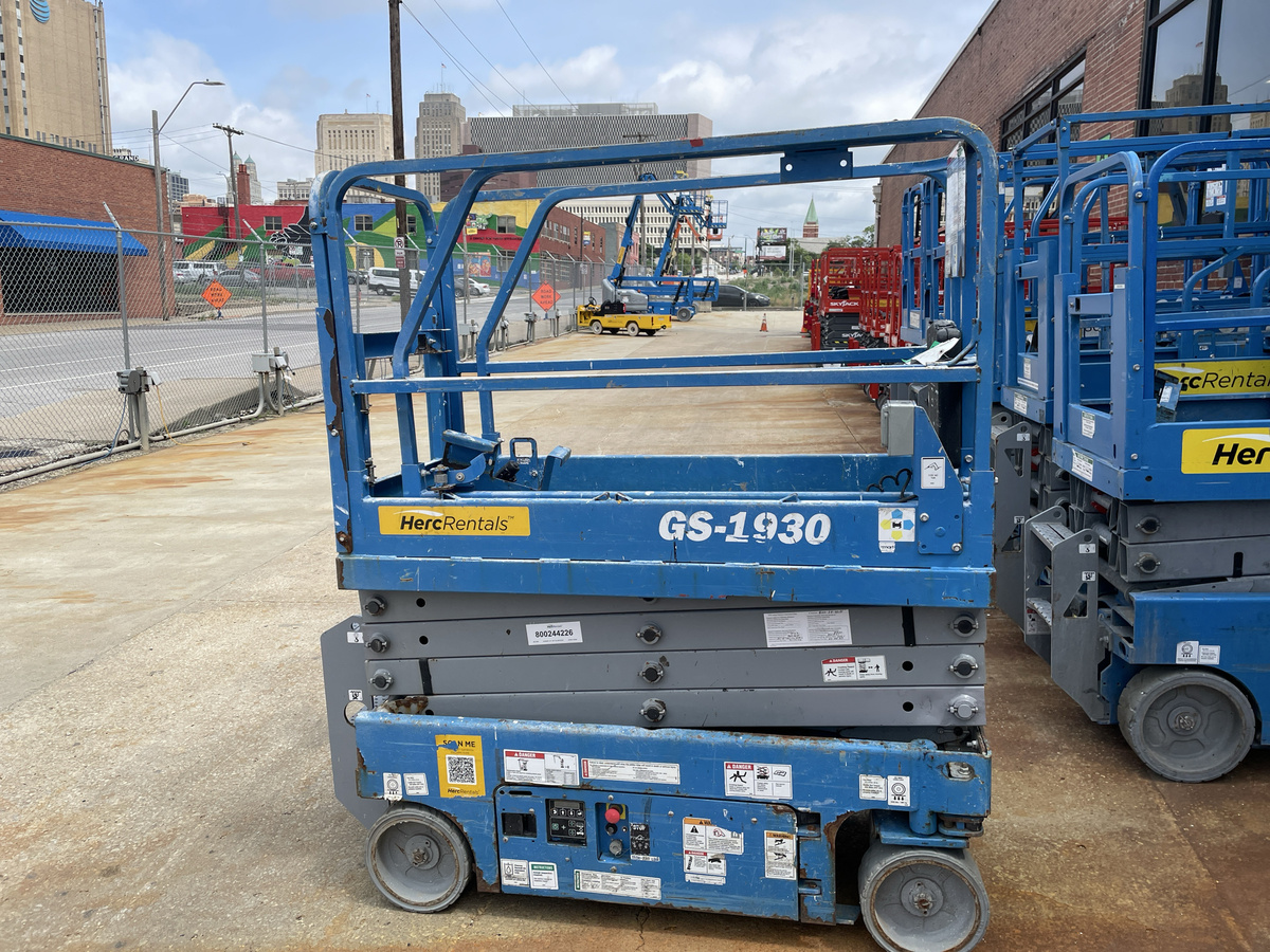2019 Genie GS-1930