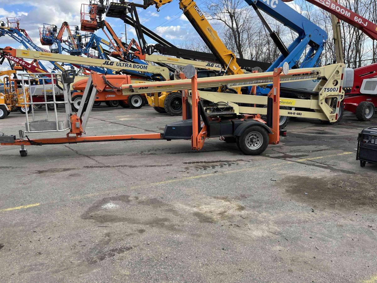 2017 JLG T500J