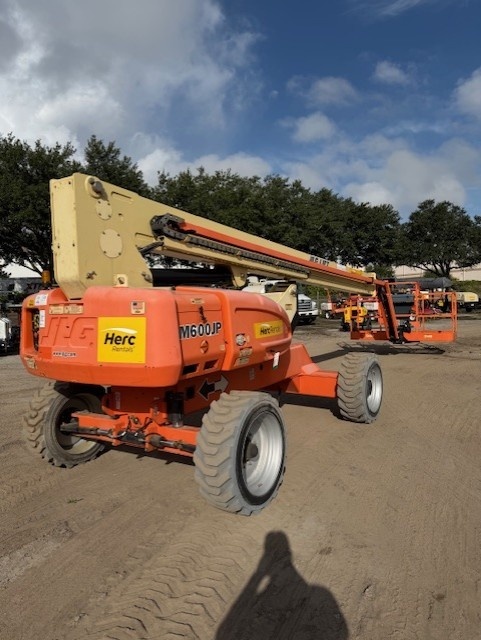 2019 JLG M600JP