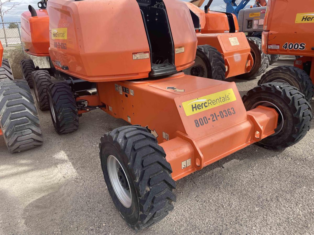 2018 JLG 400S