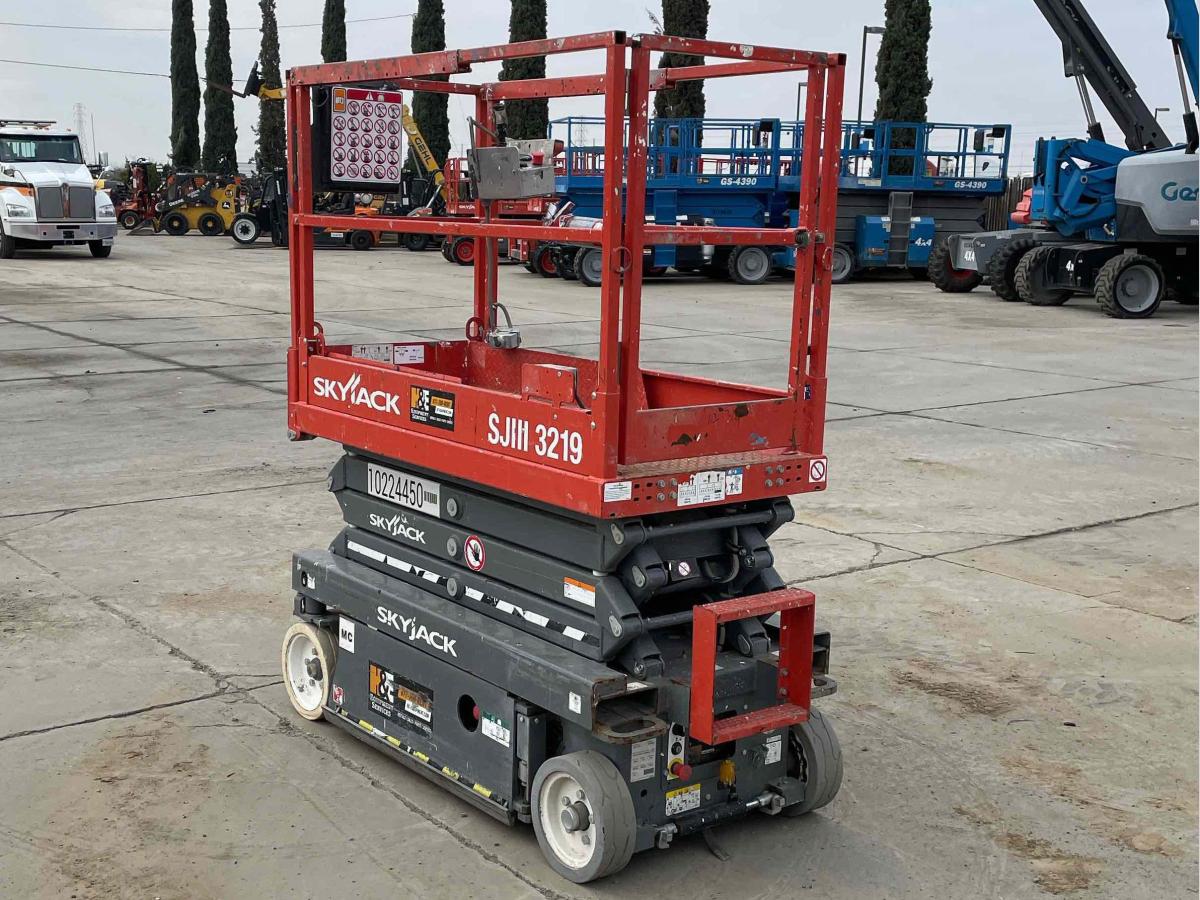 2017 Skyjack SJ3219