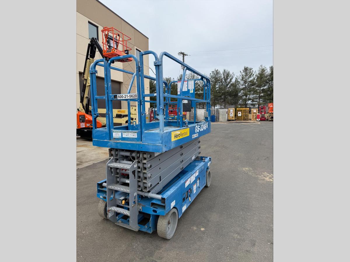 2018 Genie GS-3246