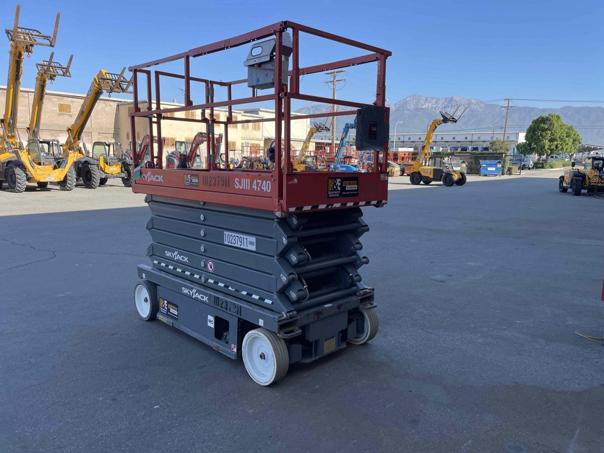 2018 Skyjack SJ4740