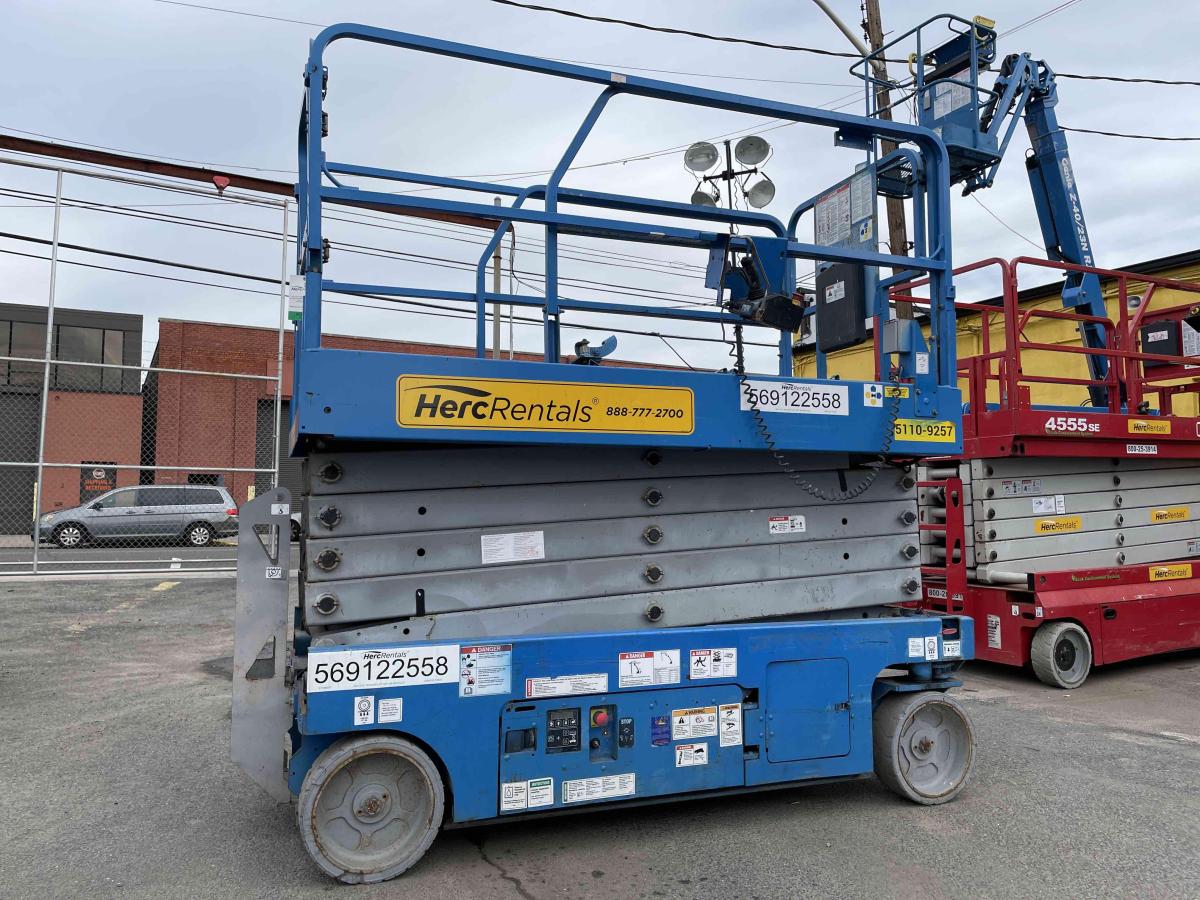 2016 Genie GS-3246