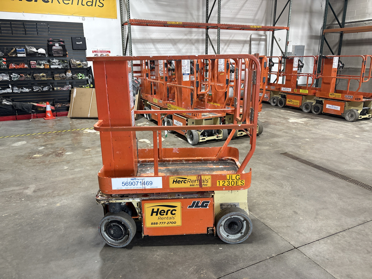 2015 JLG 1230ES