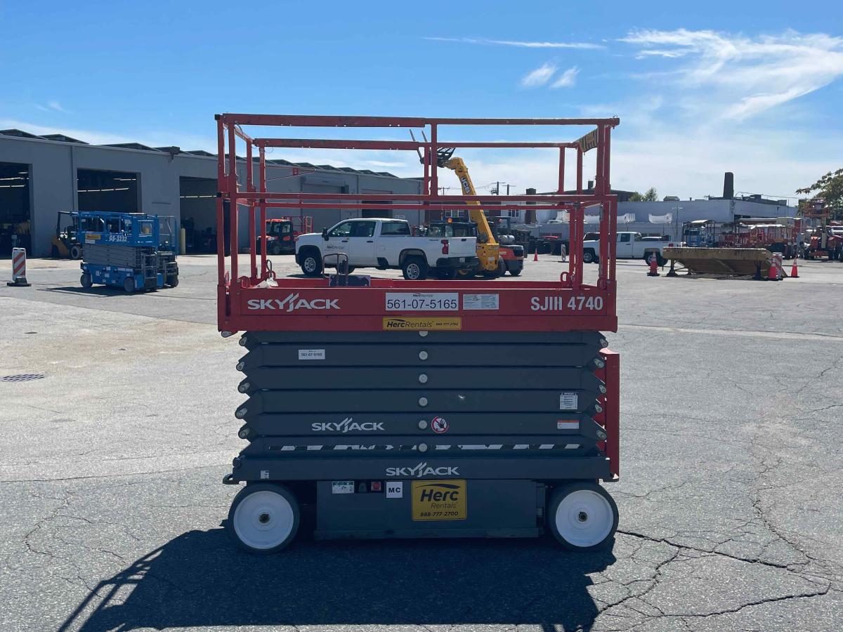 2017 Skyjack SJ4740