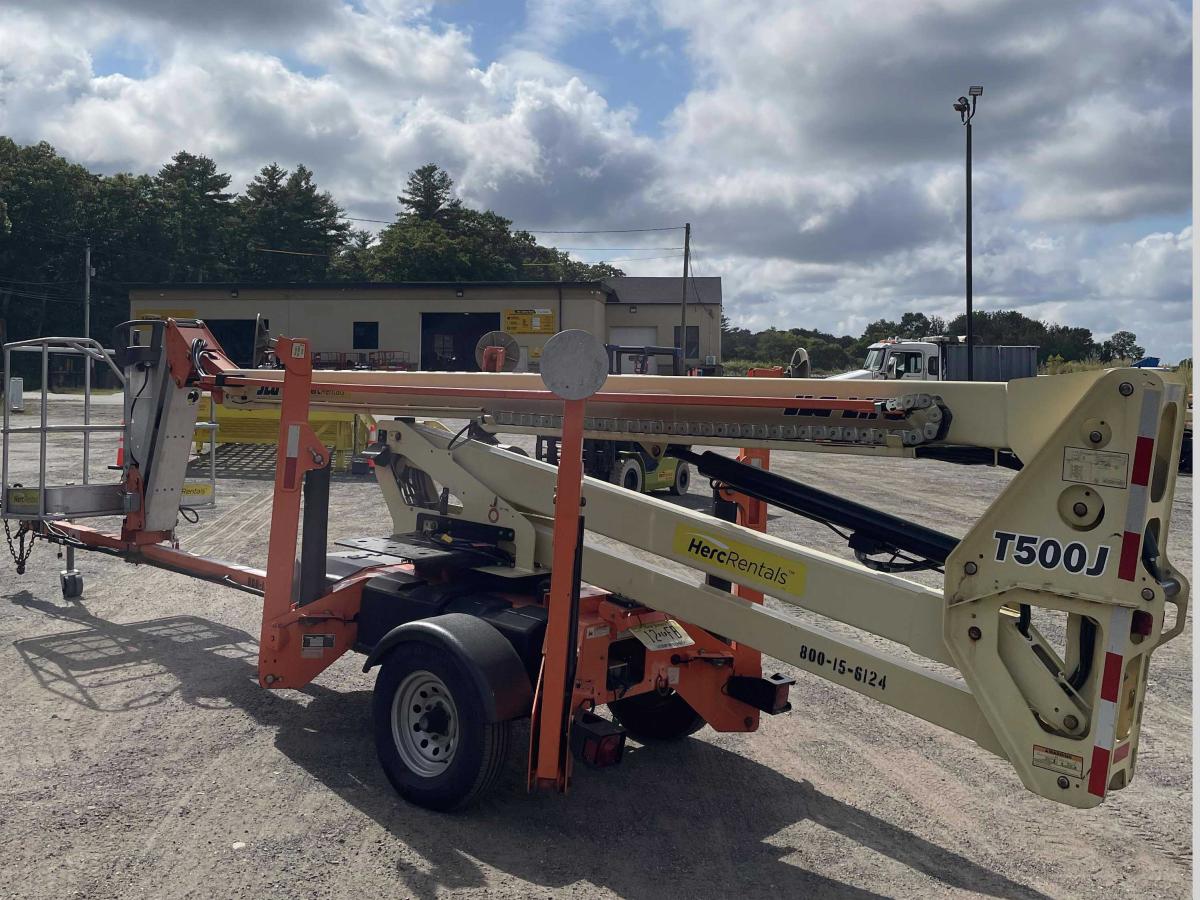 2017 JLG T500J-4