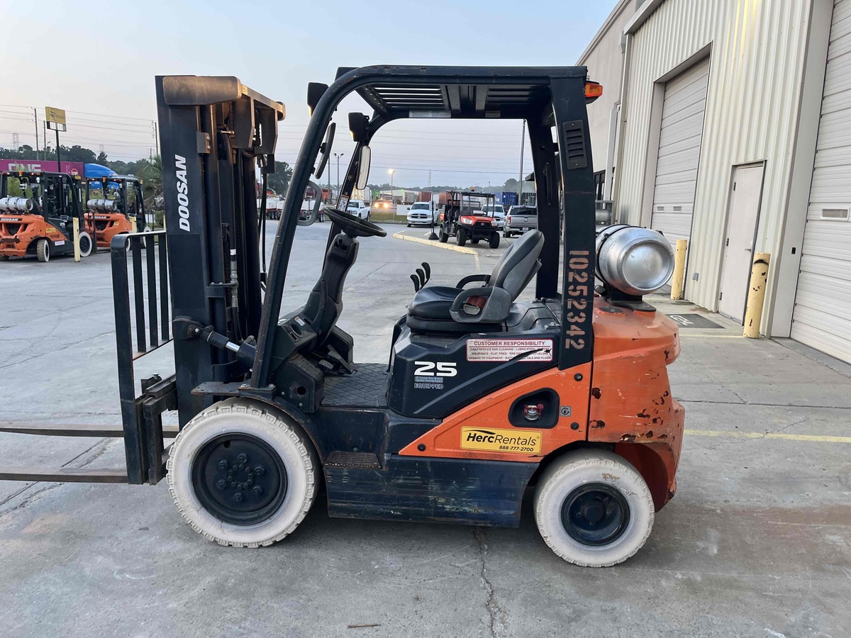 2018 Doosan G25N-7-3