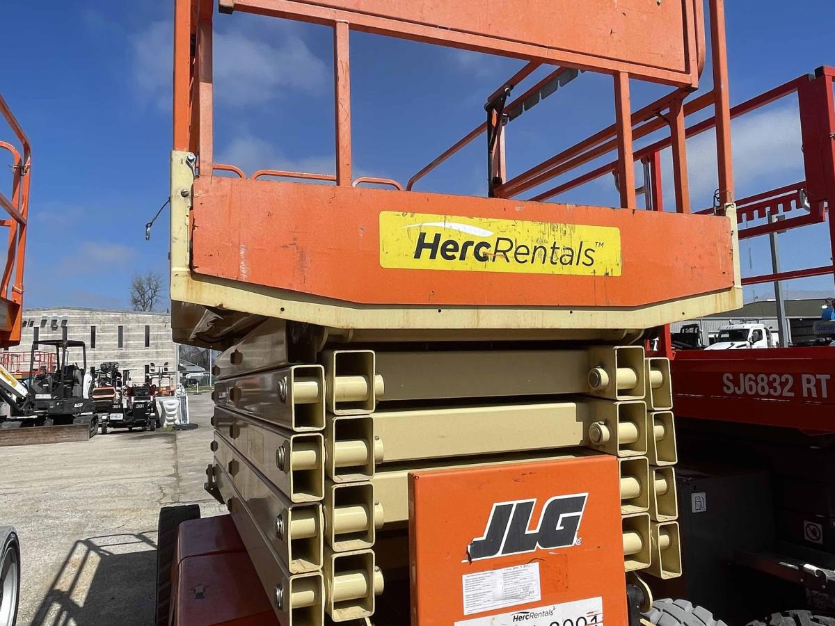 2017 JLG 4069LE
