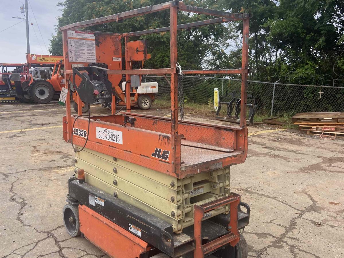 2018 JLG 1932R